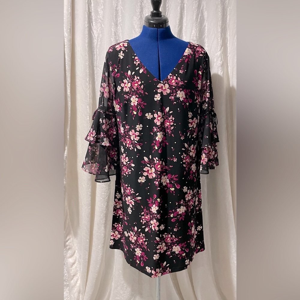 Brand: ROZ & ALI
Size: L
Color: Black with Pink Flowers